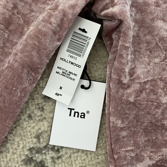 Tna Hollywood crop - Picture 2 of 2